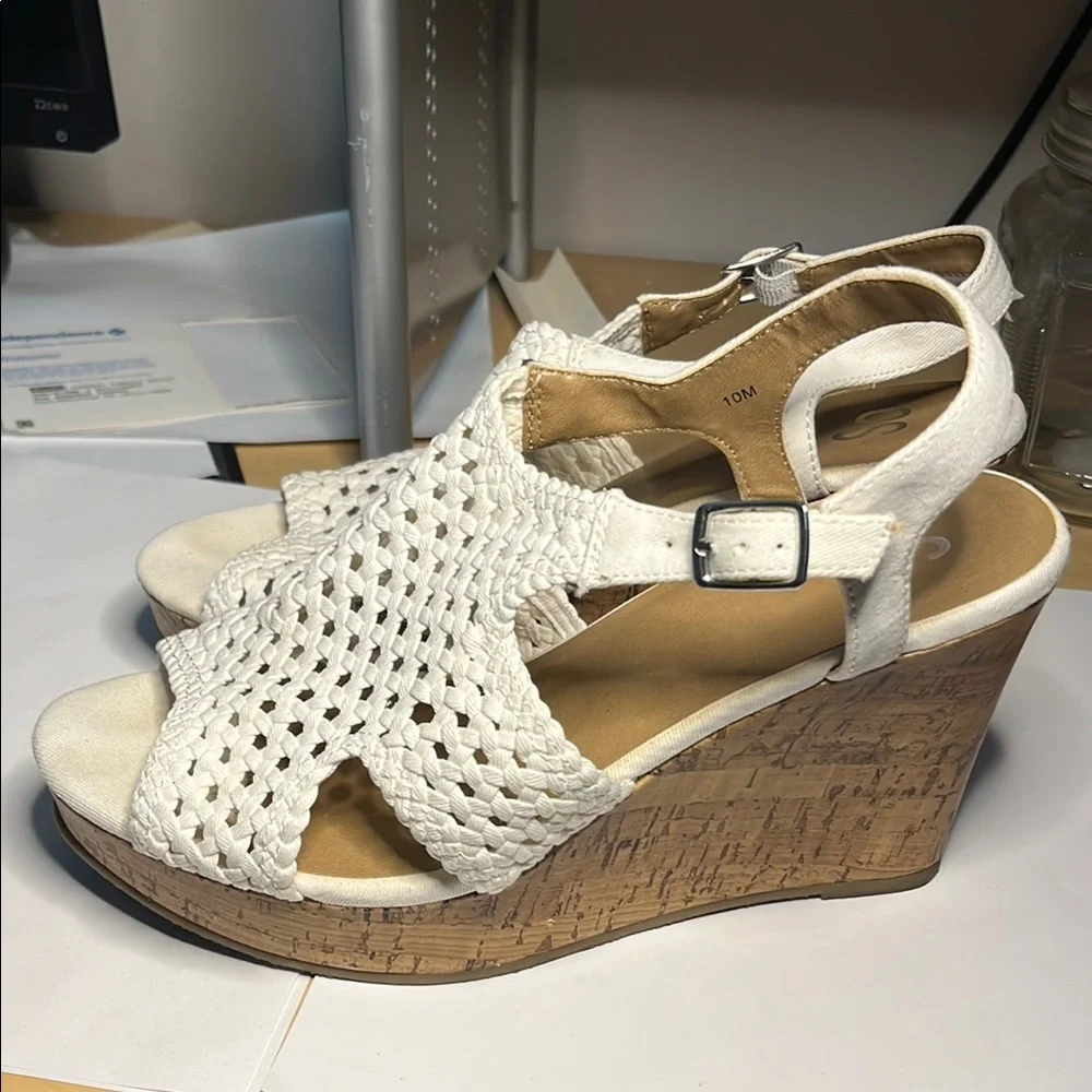 SO White Slingback Sandals with Woven Design - Picture 2 of 3